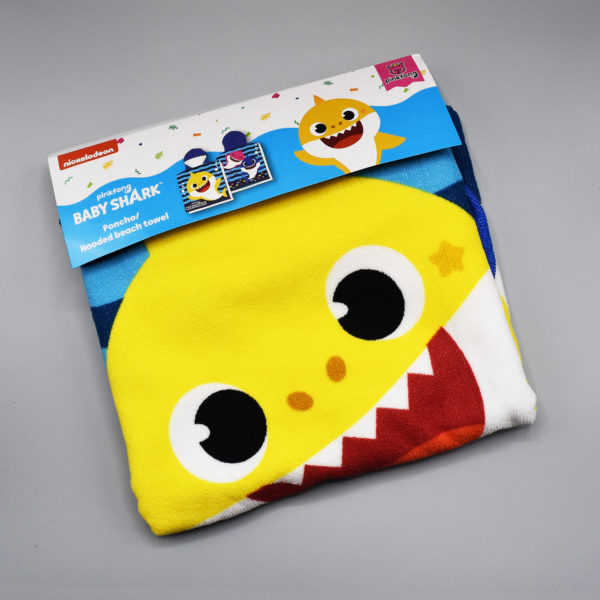 Poncho Baby Shark para niños, con capa. - Imagen 3