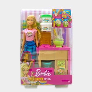 Barbie chef y playset de cocina, accesorios y arcilla, para niña de Mattel Barbie.
