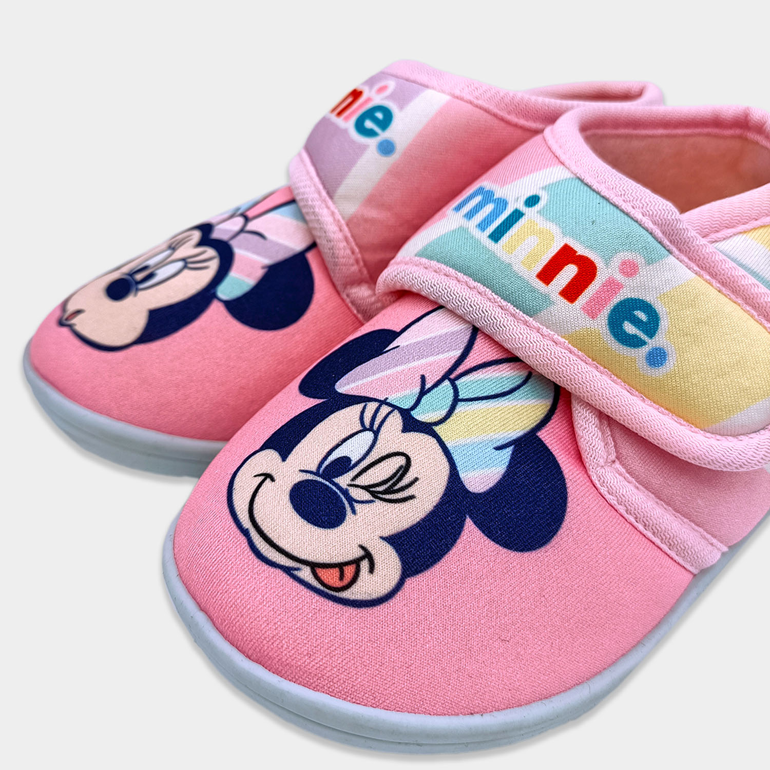 Zapatillas casa minnie niña 2025