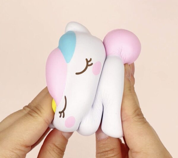 Unicornio Squishy – Juguete Antiestrés de la Colección Estrellas Perezosas  iiGEN - Imagen 2