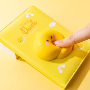 Libreta Escolar Squishy Patito 3D – Tapa Suave y Pastel, 128 Páginas Decoradas. iiGEN 